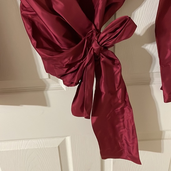 Ann Taylor 100% Silk wrap blouse size 4P - Picture 2 of 5